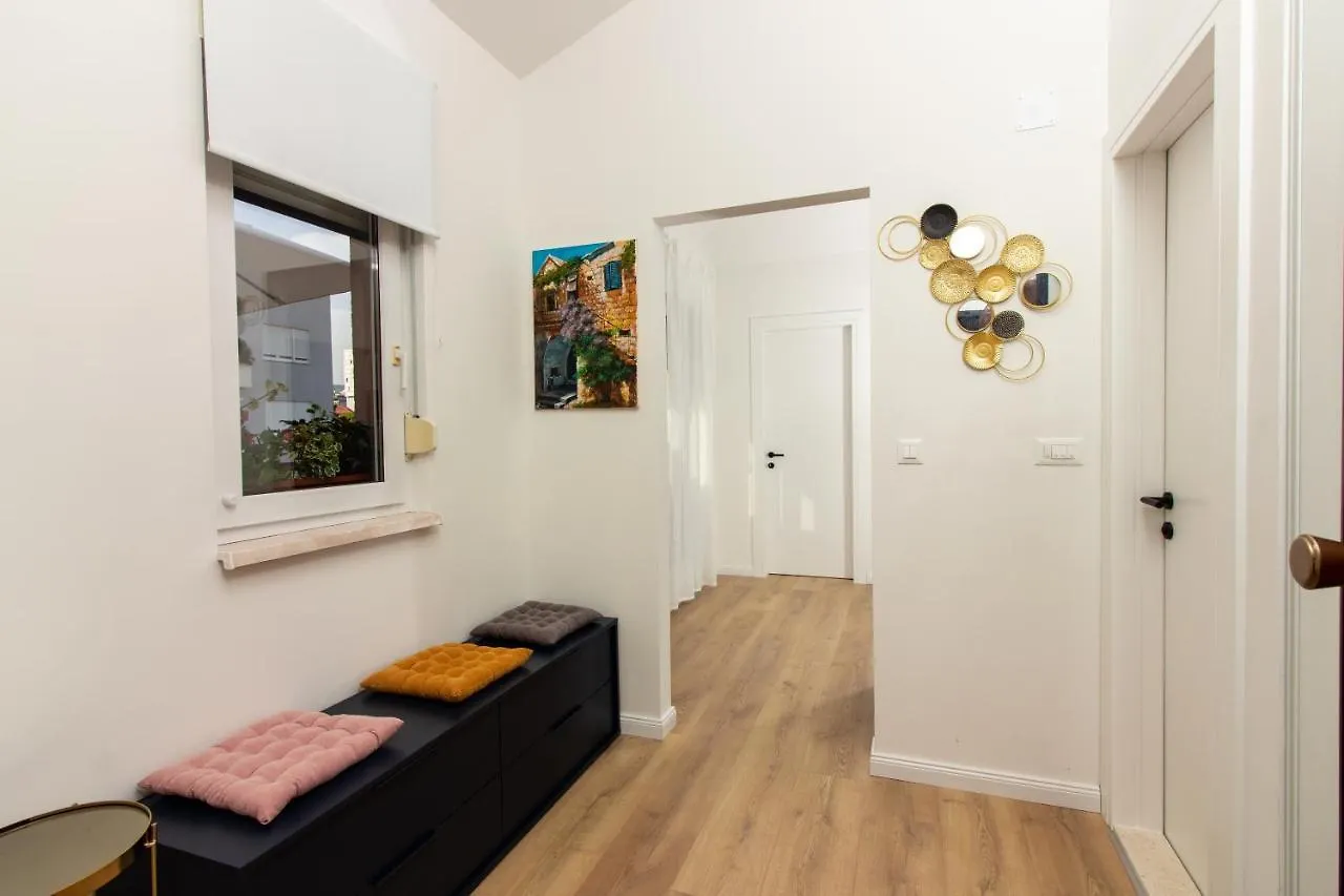 Beachside Apartment Attico Split
