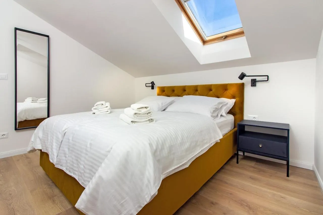 Beachside Apartment Attico Split