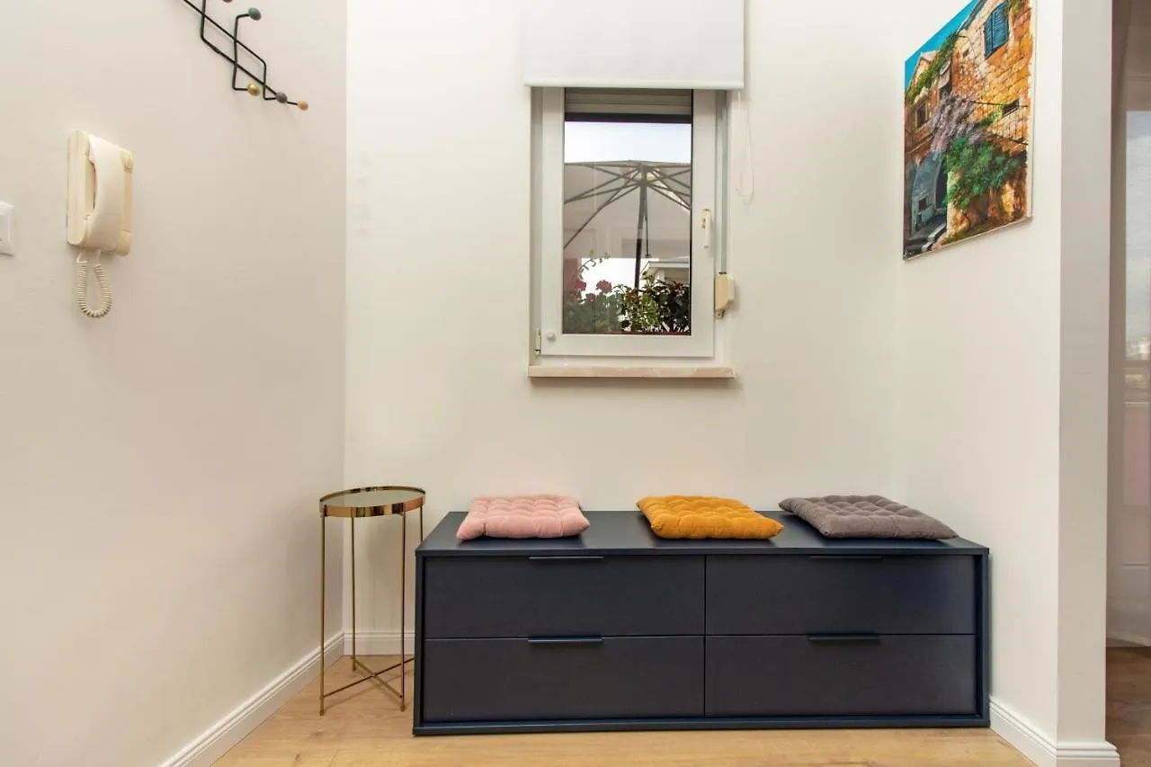 Beachside Apartment Attico Split