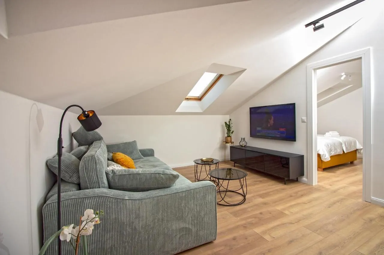 Beachside Apartment Attico Split 0*,  Chorvatsko