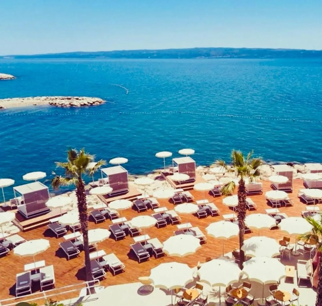 Beachside Apartment Attico Split