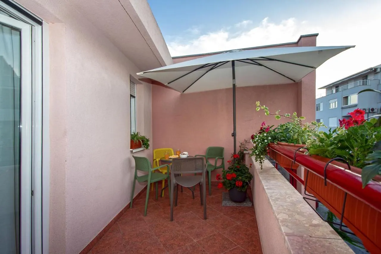 Beachside Apartment Attico Split