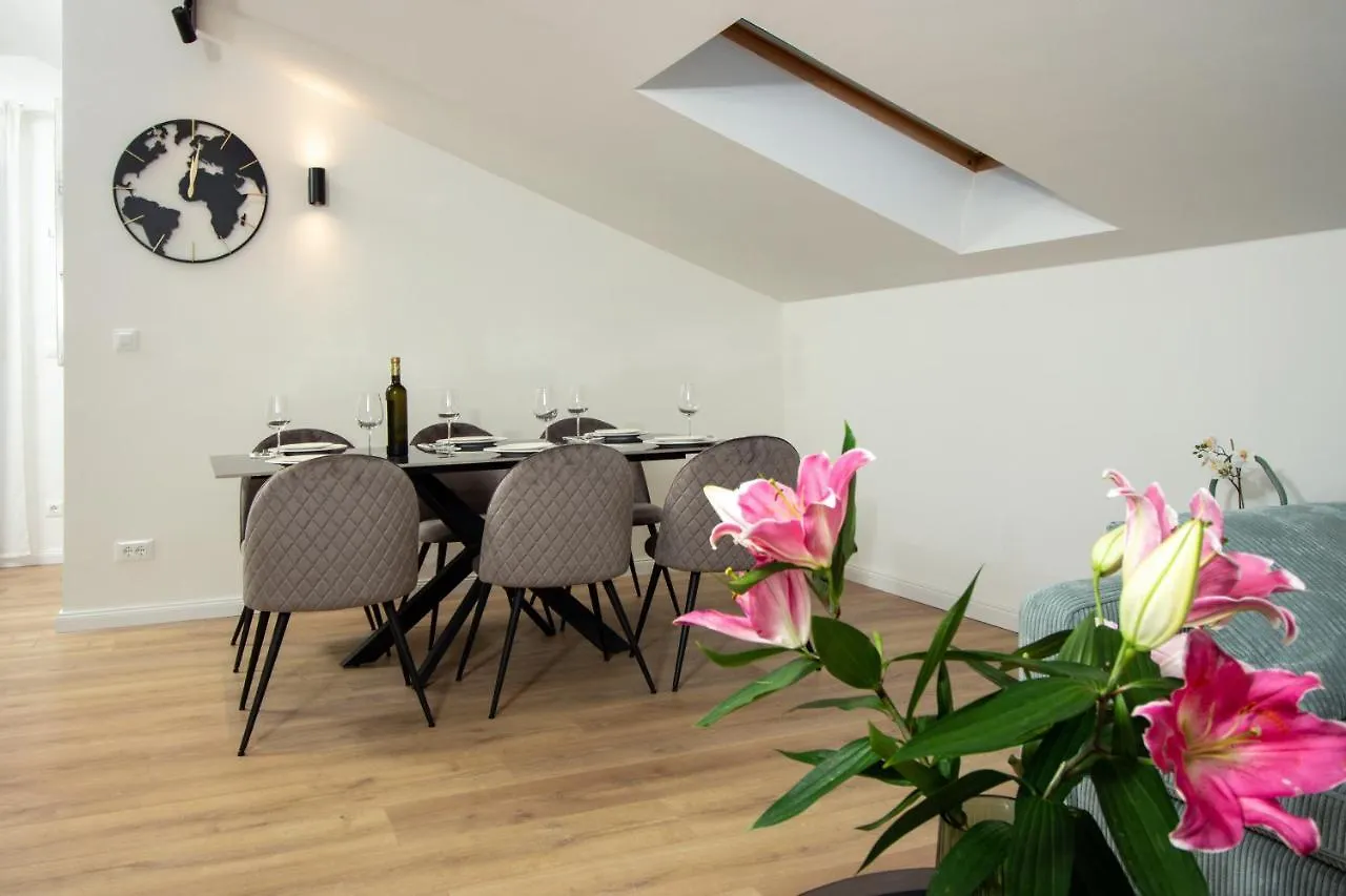 Beachside Apartment Attico Split